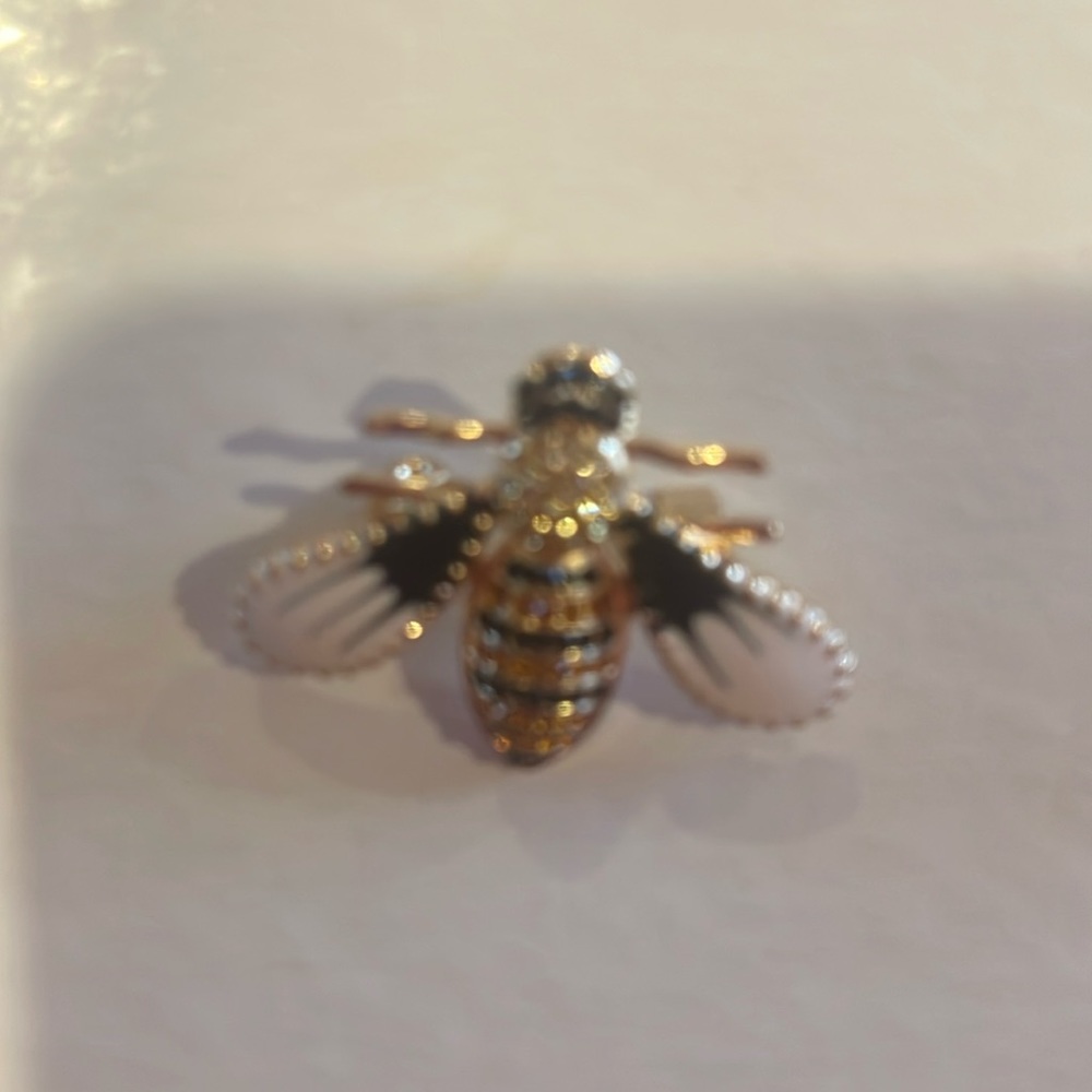 Elegant Crystal Bee-Shape Brooch.